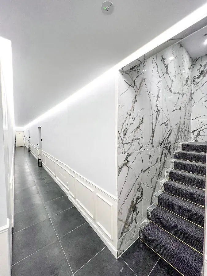The Boutique House - Treasure Trove - Gold Suite Milan Apartment